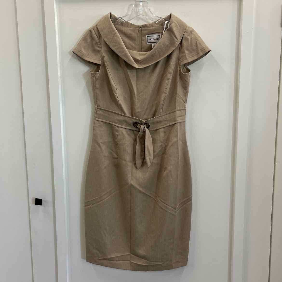 KarinStevens Size 8 Beige Preloved Dress