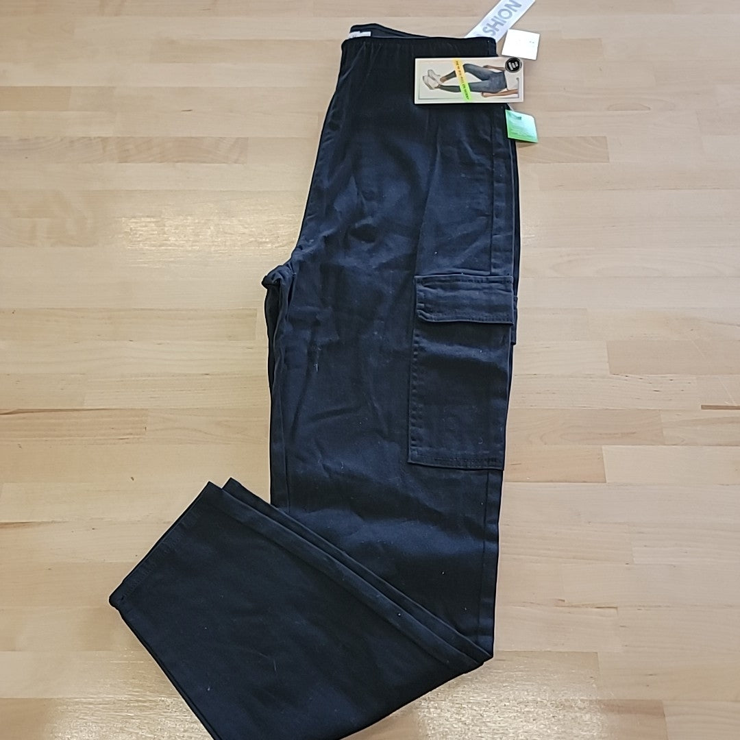 tinceltown Size L Black Pull-on Skinny Cargo Pants  NWT