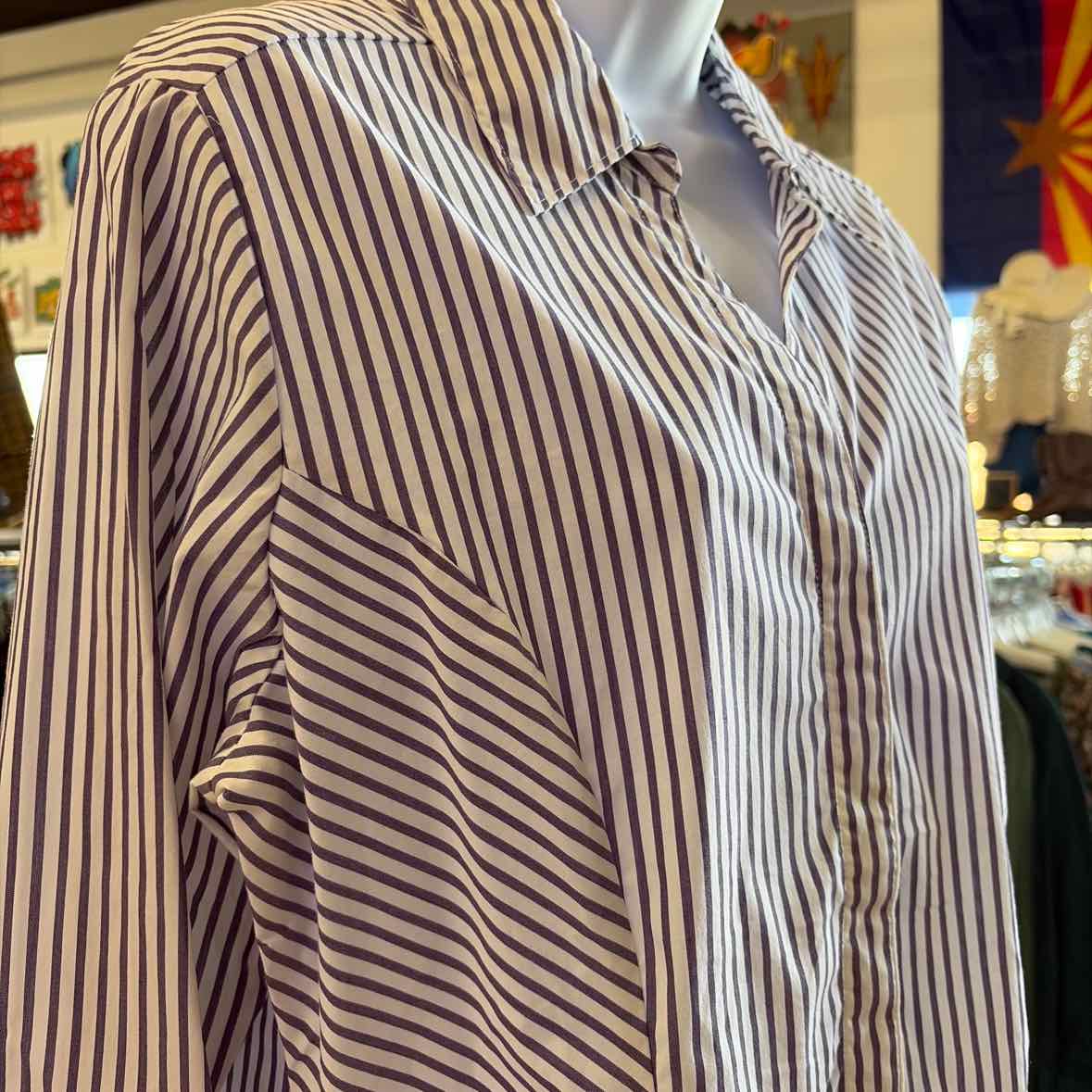 lee Size L Purple & White Used Button Down Shirt
