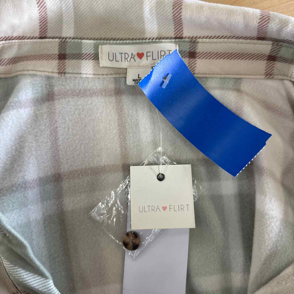 ultra flirt Size L Green Button Down Shirt