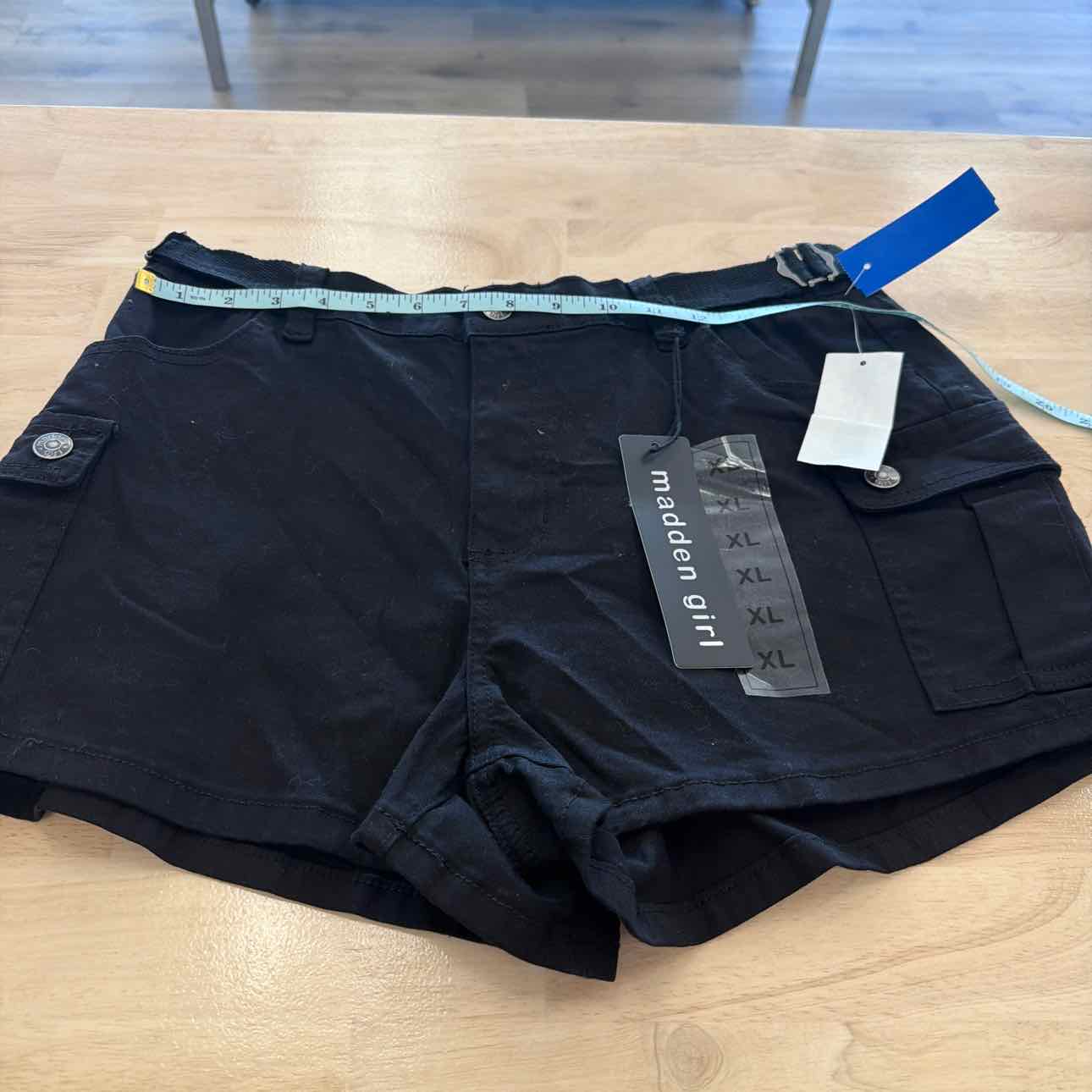 Madden Girl Women Size XL Black New Shorts