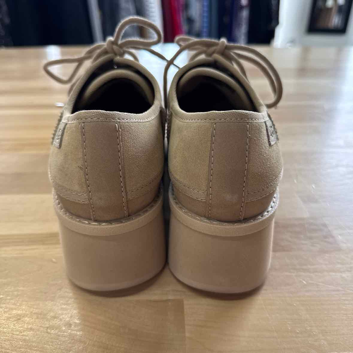 Ugg Size 8 Beige Suede Cityfunc Platform Shoe