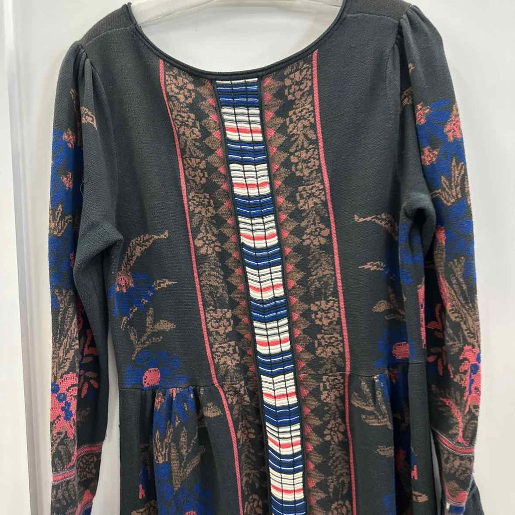 Knitted & Knotted Size L Gray Dress