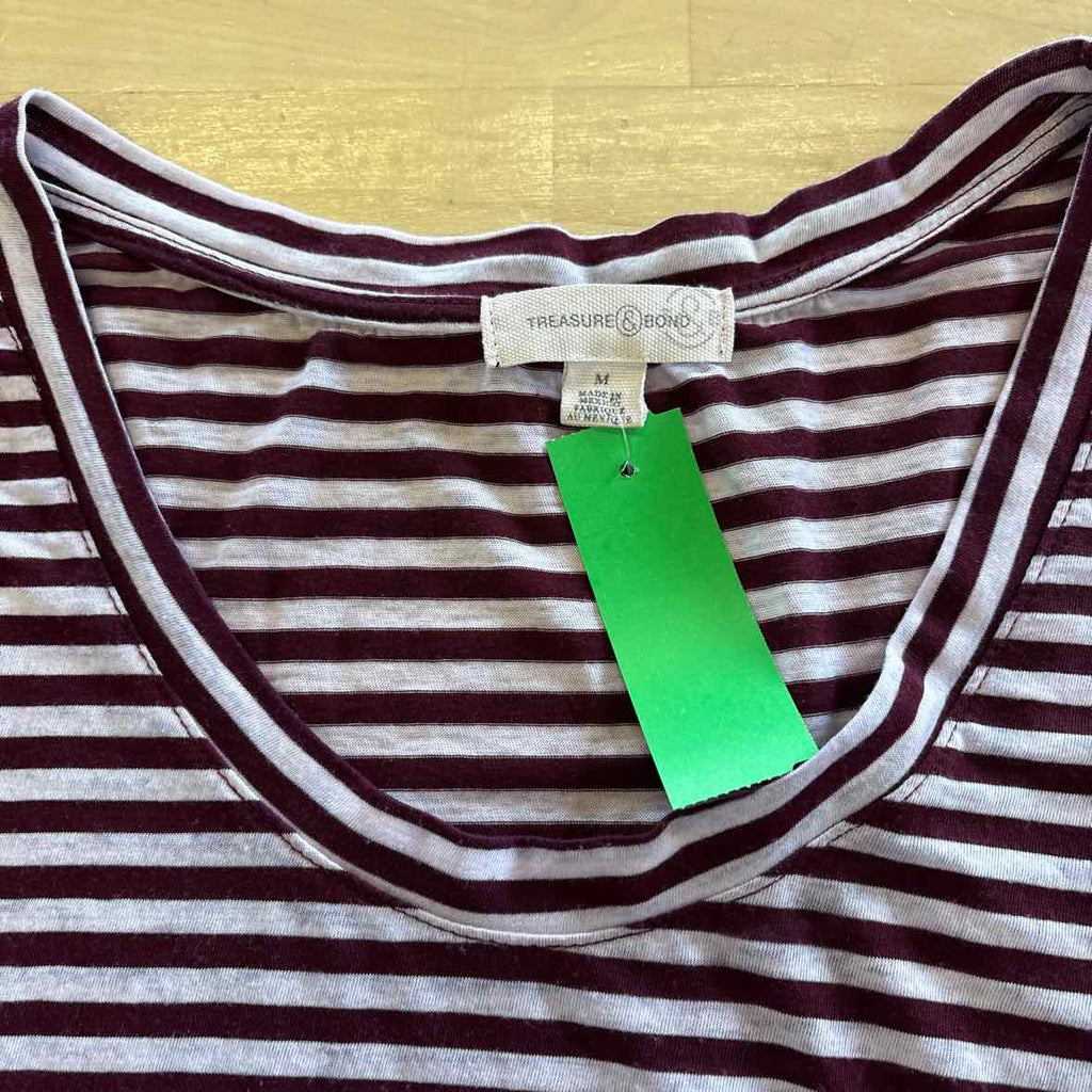 Treasure Bond Size M Red White Preloved T-Shirt SS