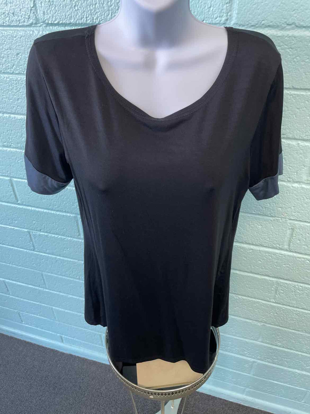 Thanth Size M Black Blouse