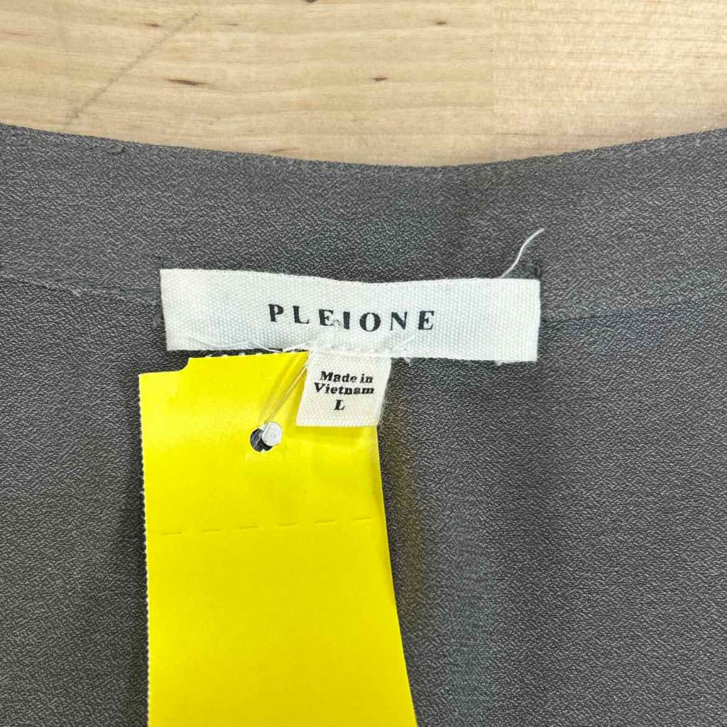 Pleione Size L Gray Preloved Blouse LS