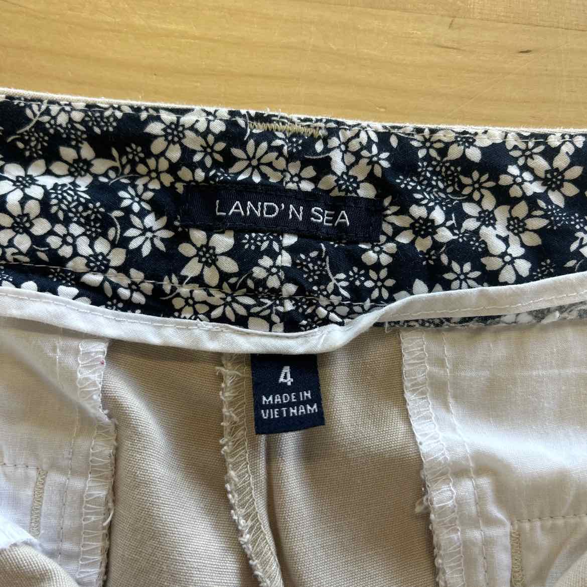 Land n Sea Women Size 4 Tan Preloved Shorts