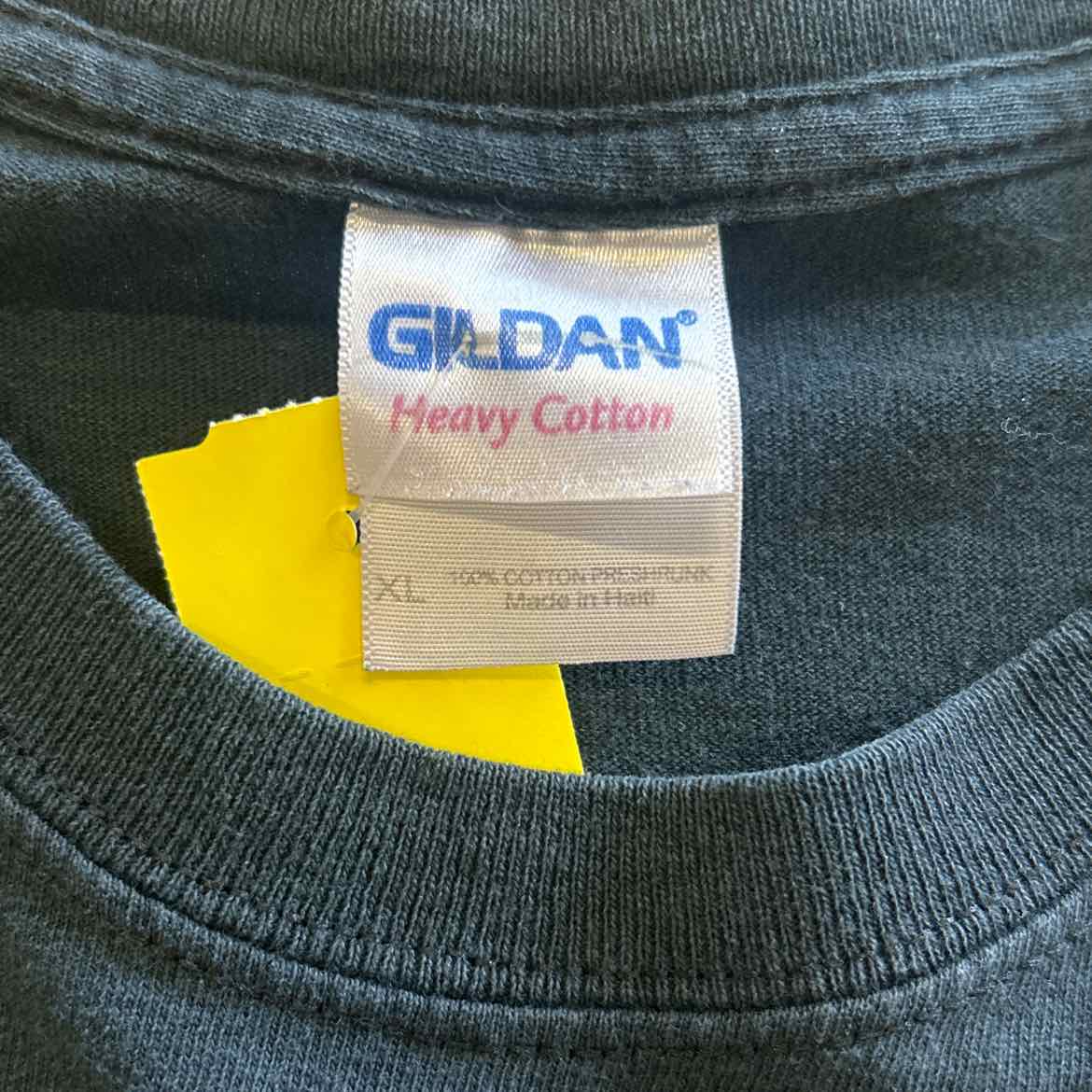 Gildan Size L Black T-shirt