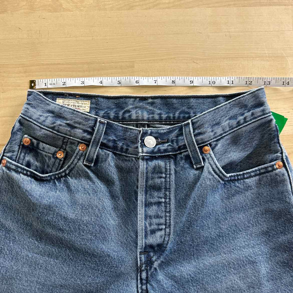 Levi's Size 23 Blue Denim Preloved Jeans