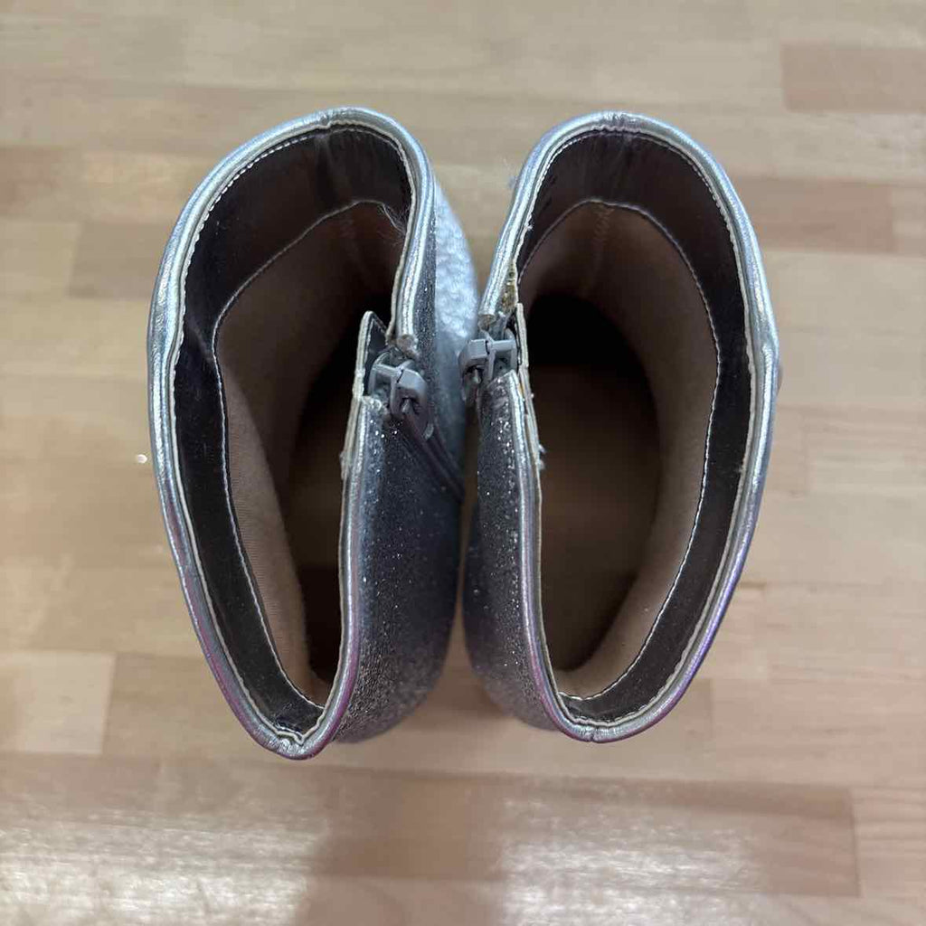 On 34th Aatira Tulip Booties