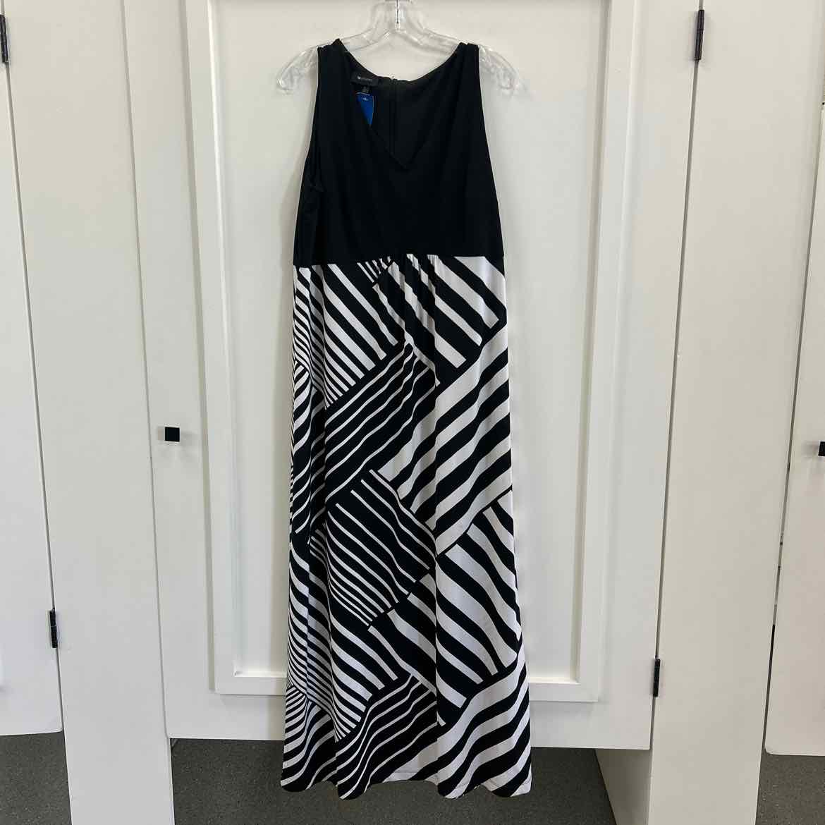 AB Studio Size XL Black/White Preloved Dress
