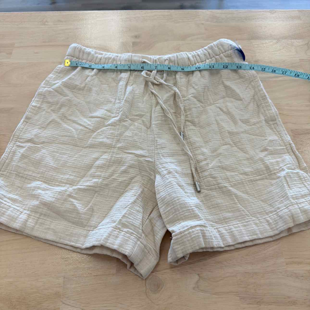 Calvin Klein Women Size XS Tan New Shorts
