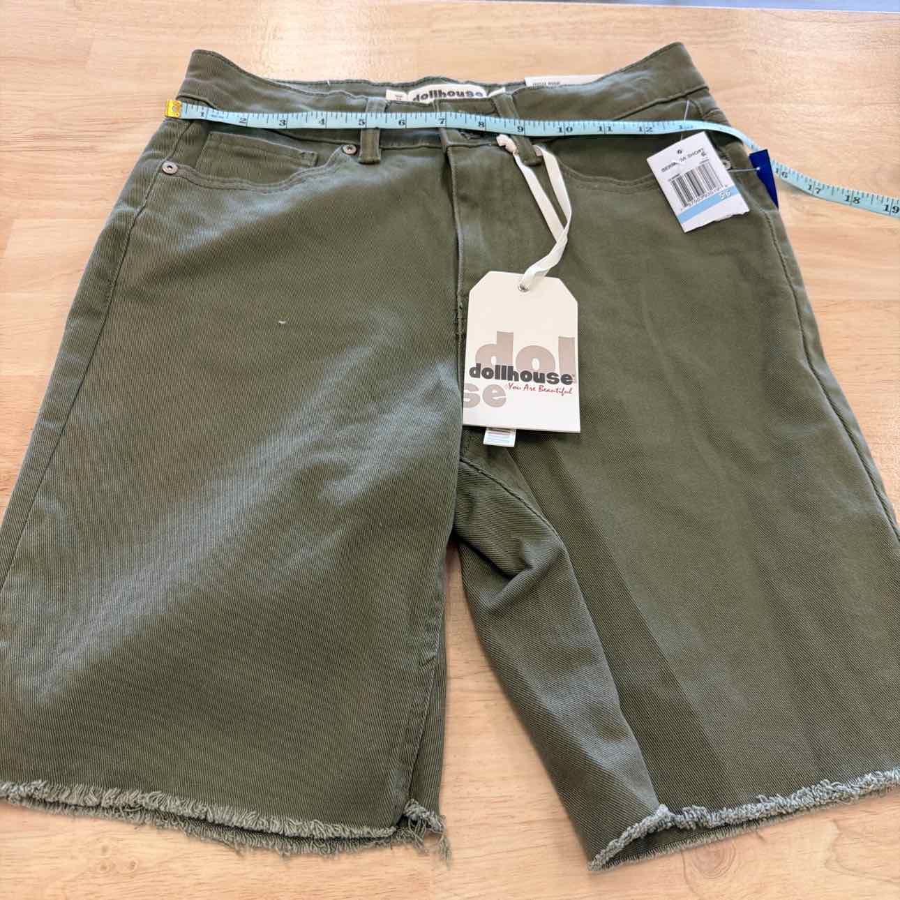dollhouse Women Size 27 Green New Shorts