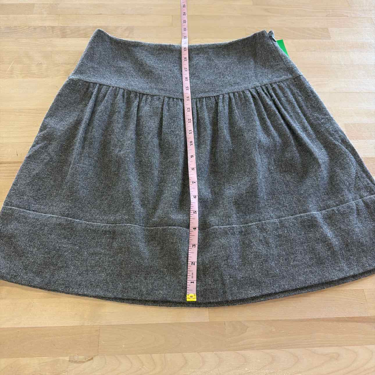 club monaco Size 4 Gray Preloved Skirt