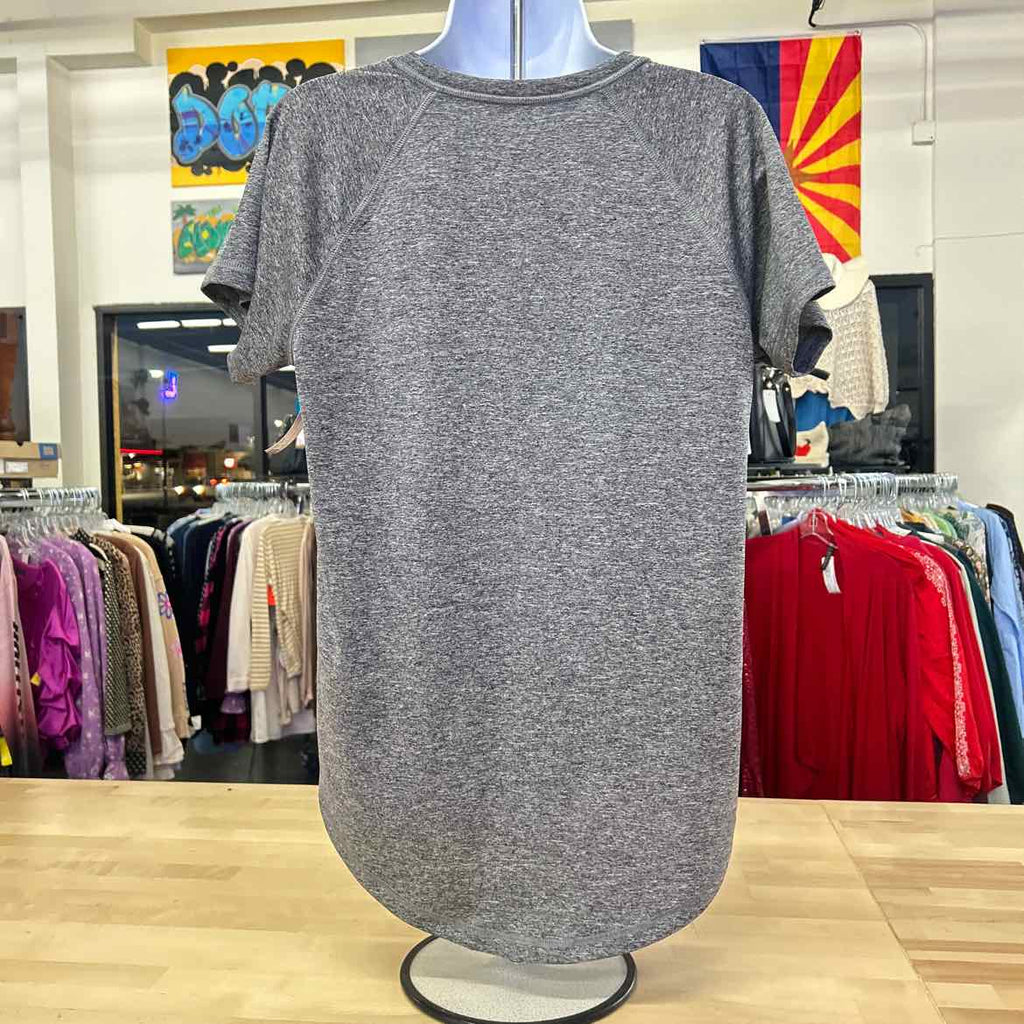 Tek gear Size M Gray Preloved Athletic Tee