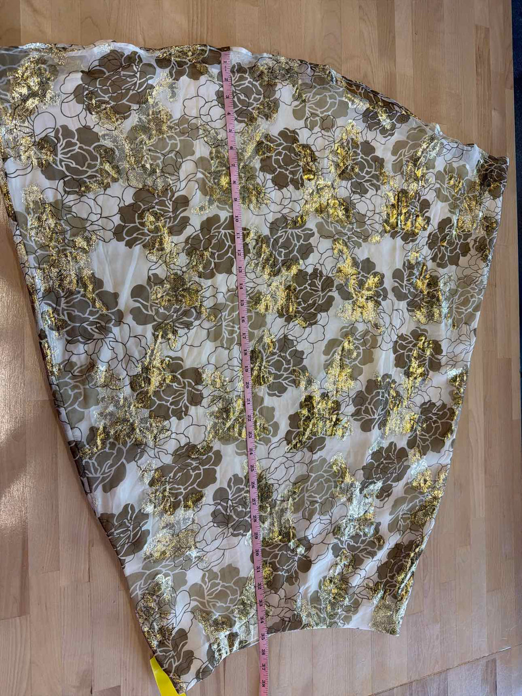 Vince Camuto Size L White & Gold Skirt