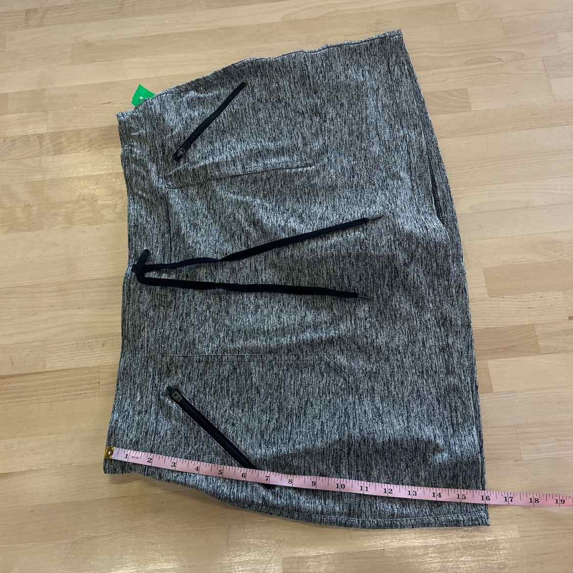 Tek gear Women Size XL Gray Preloved Skorts