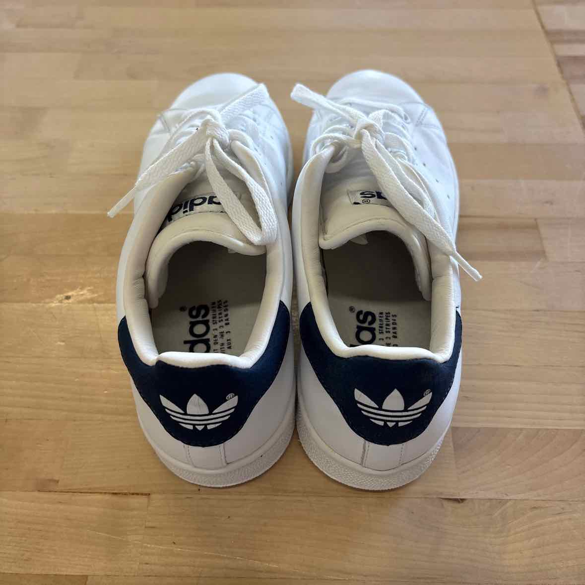 Adidas Size 9 White MENS Sneakers