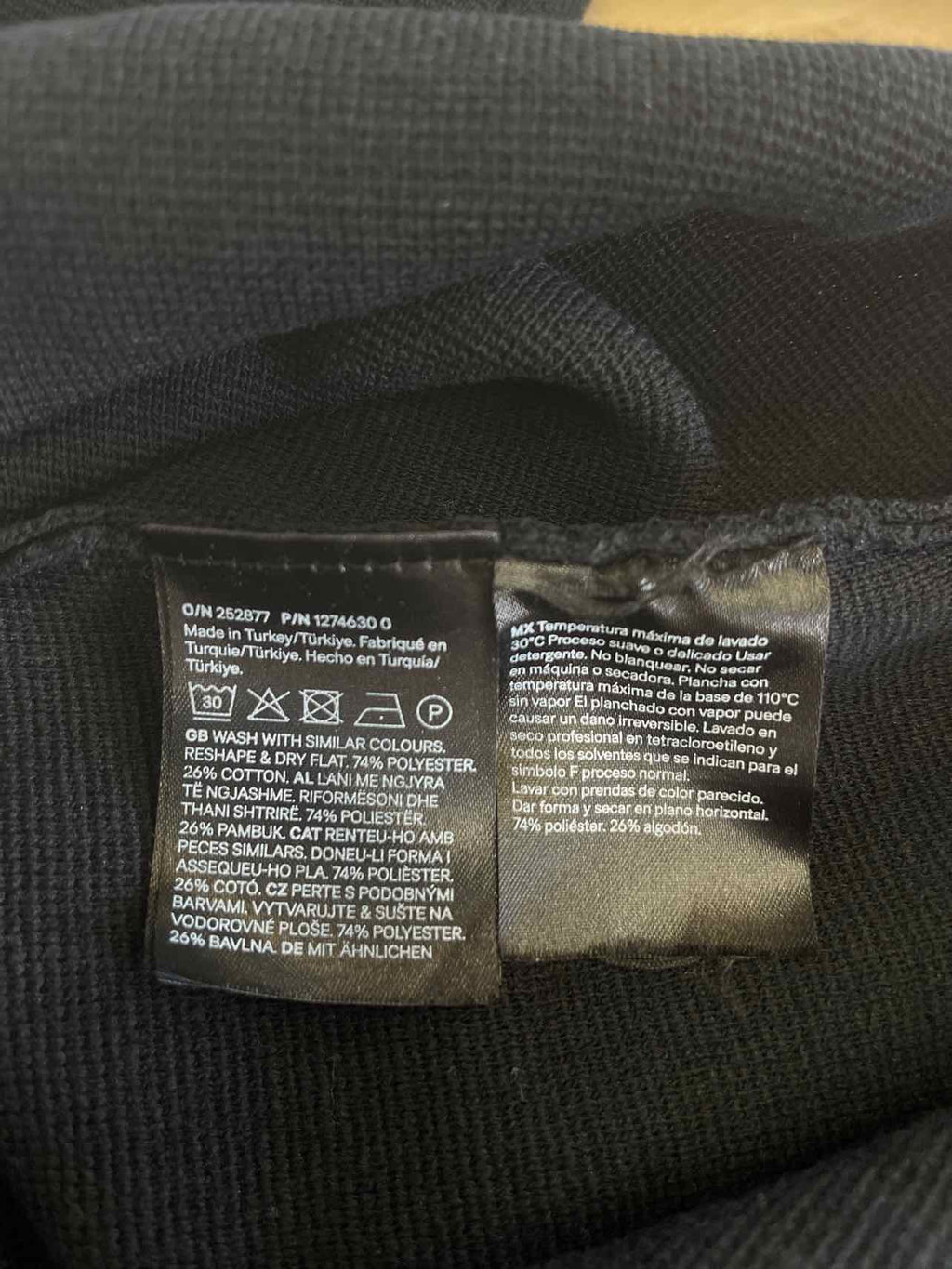 H&M Size M Black Preloved MENS Polo
