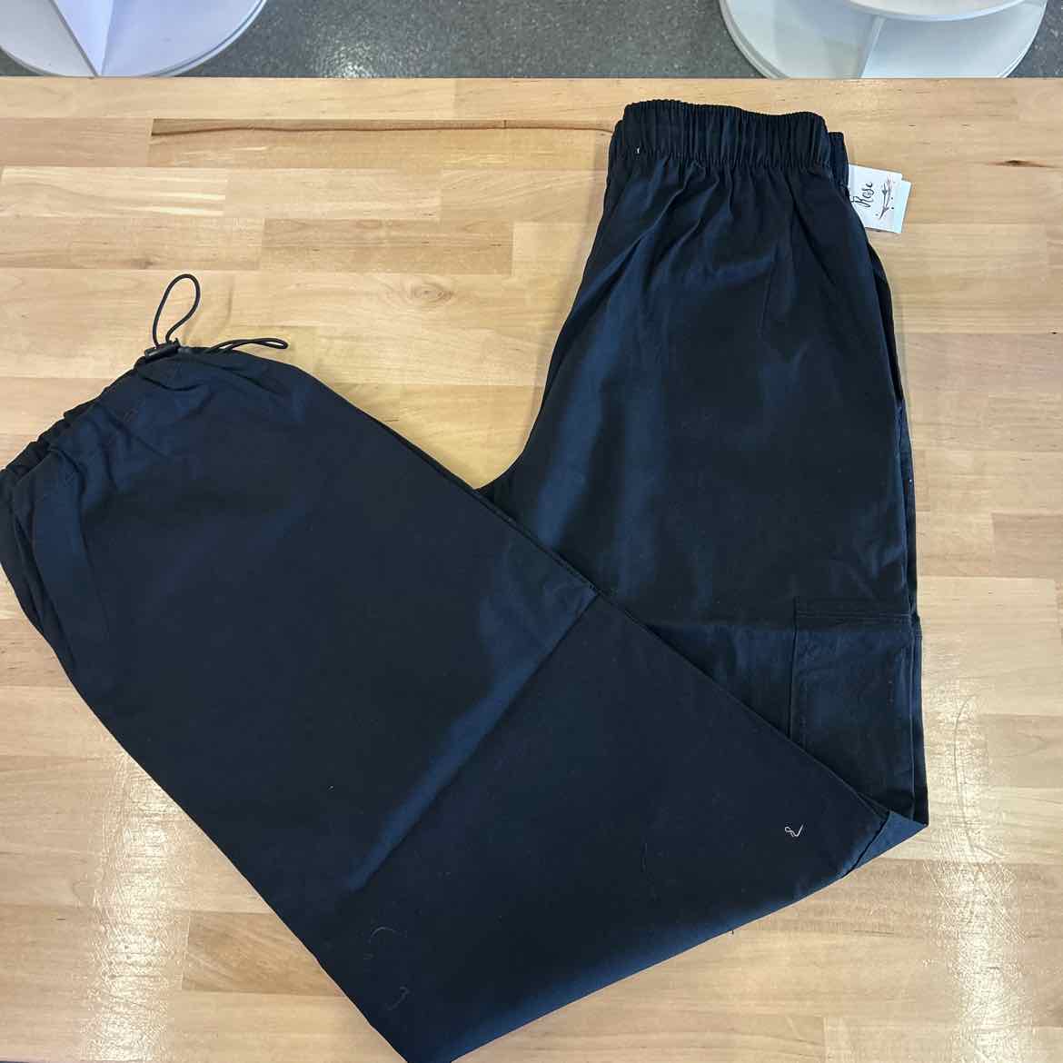 Hippie Rose Juniors' Cotton Parachute Wide-Leg Pants