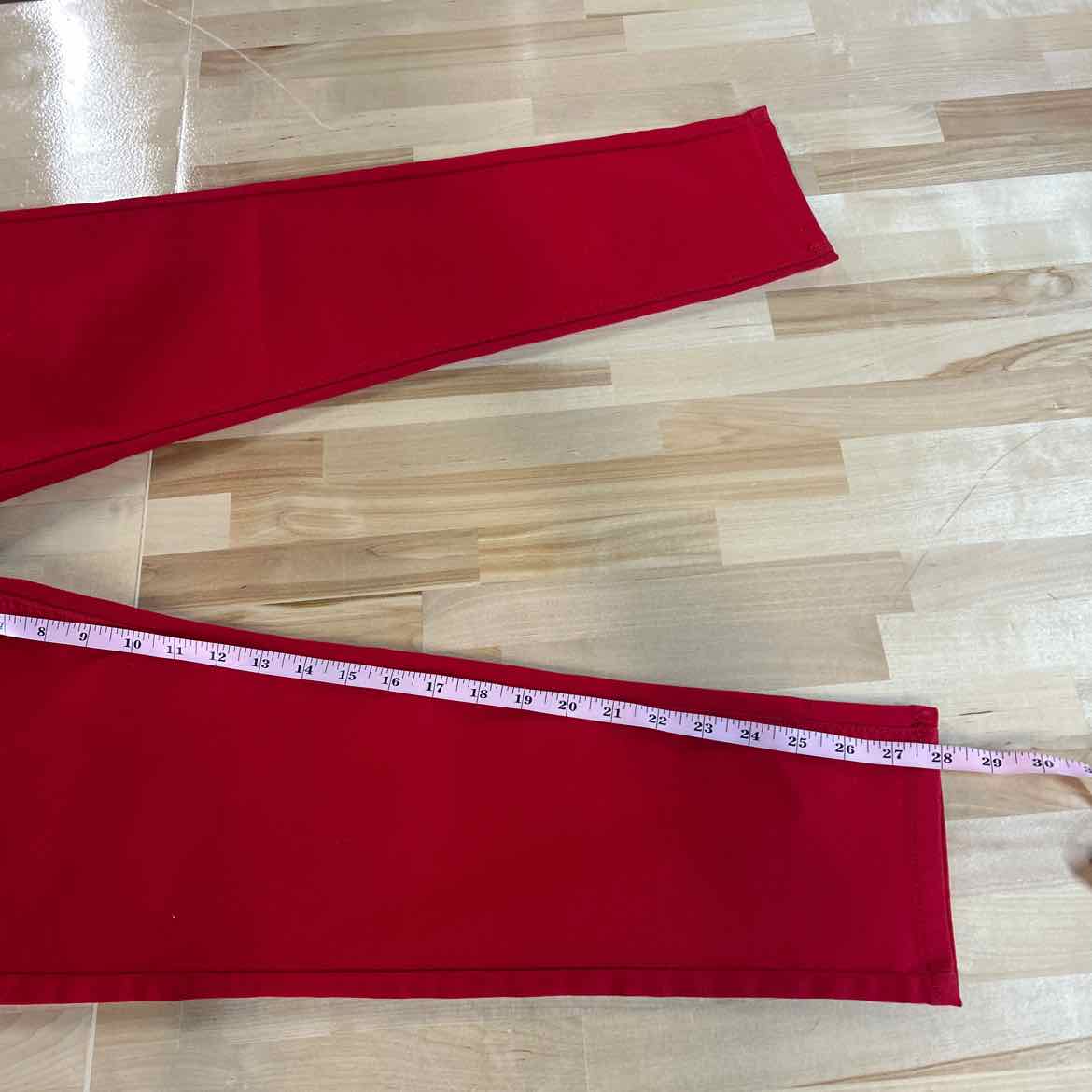DG2 Size L Red Preloved Pants