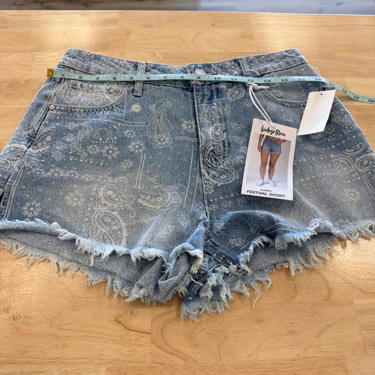 Indigo Rain Women Size 11 Blue New Shorts