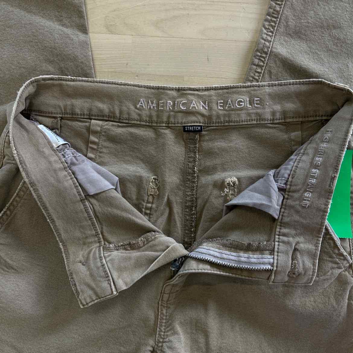 American Eagle Size 0 Khaki Preloved Cargo
