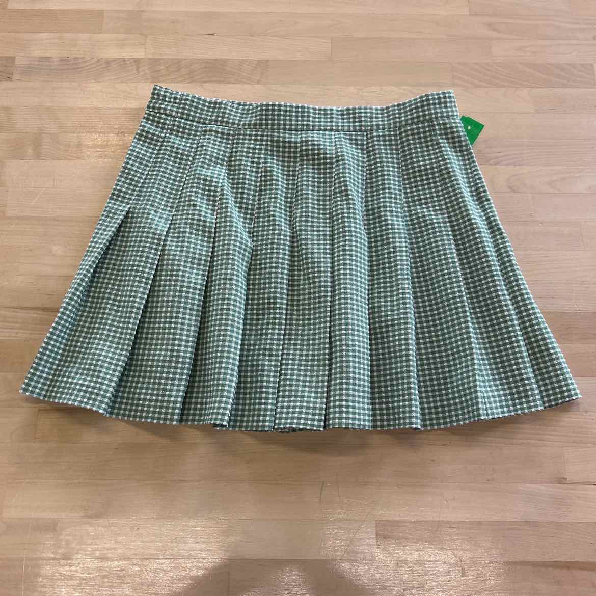 Tail Size 10 green white Preloved Skirt