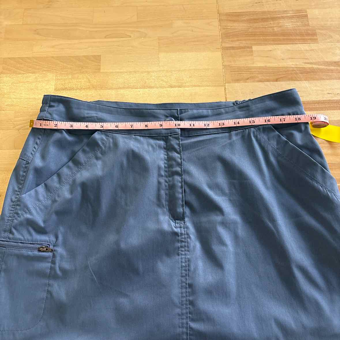 32 degrees Size L Blue Skorts