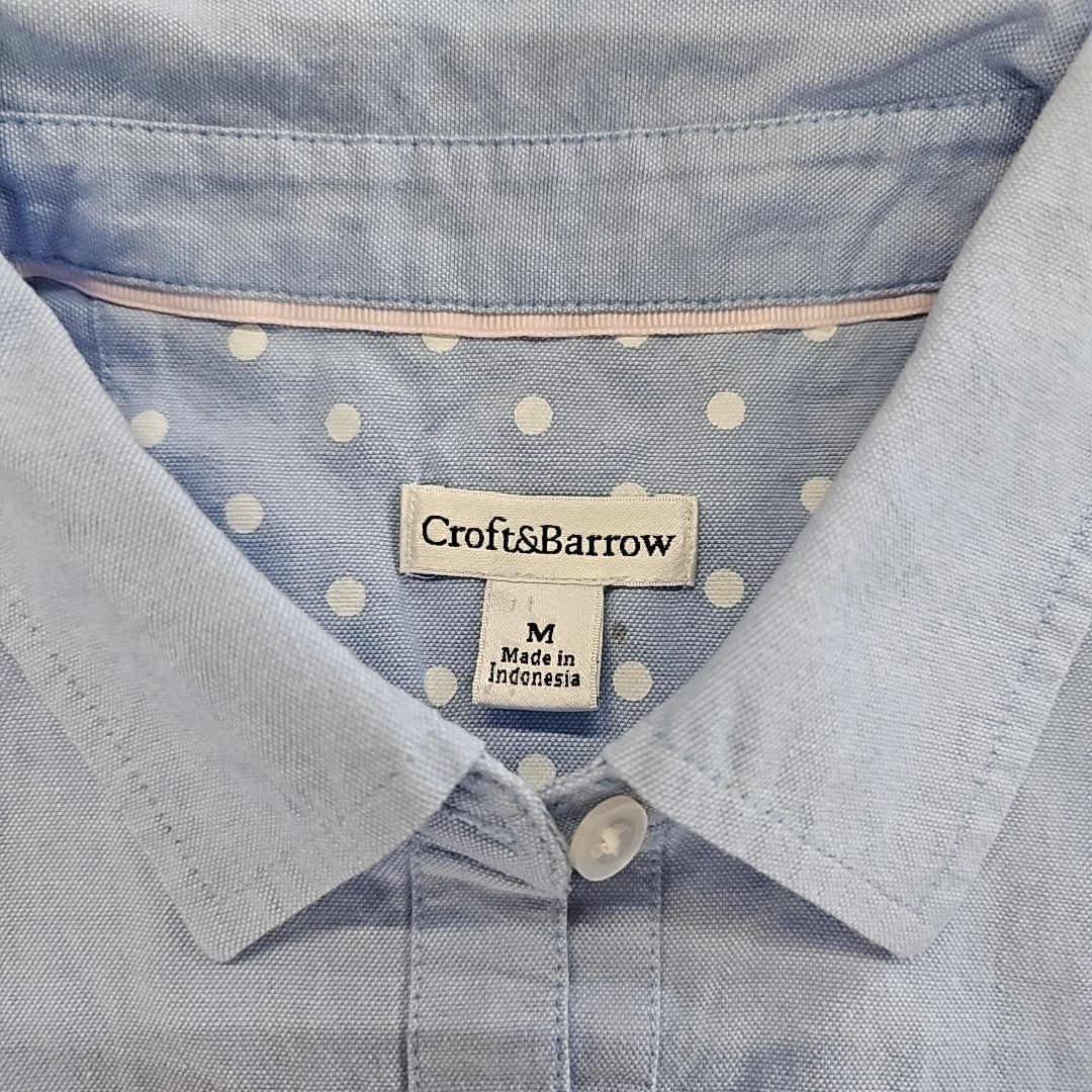 Croft&Barrow Size M Blue Button Down Shirt