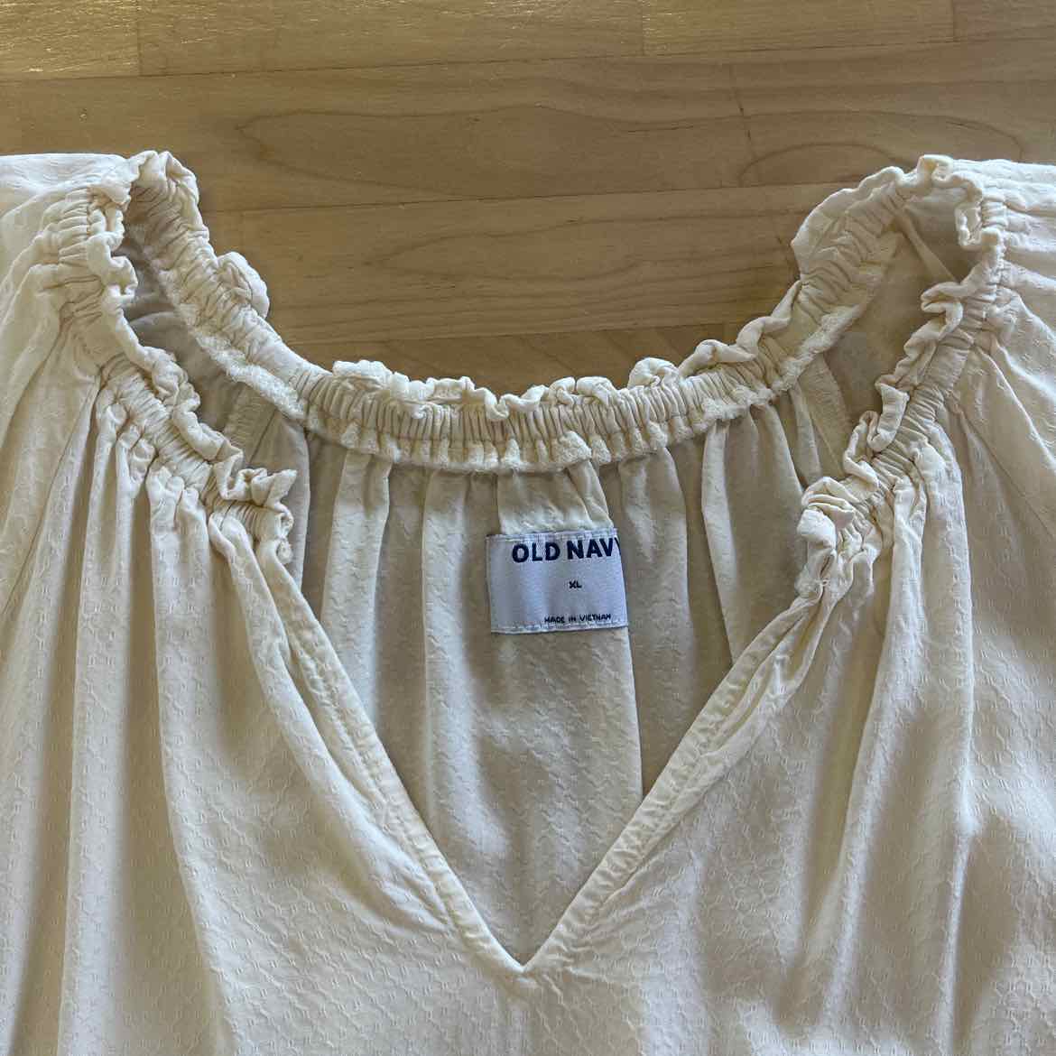 Old Navy Size XL Cream Preloved Blouse LS