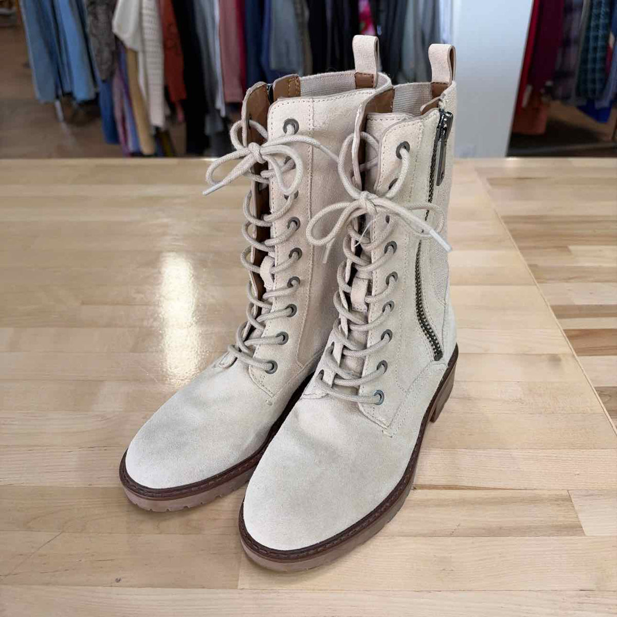 Naturalizer Size 6 Beige Suede Preloved Boots