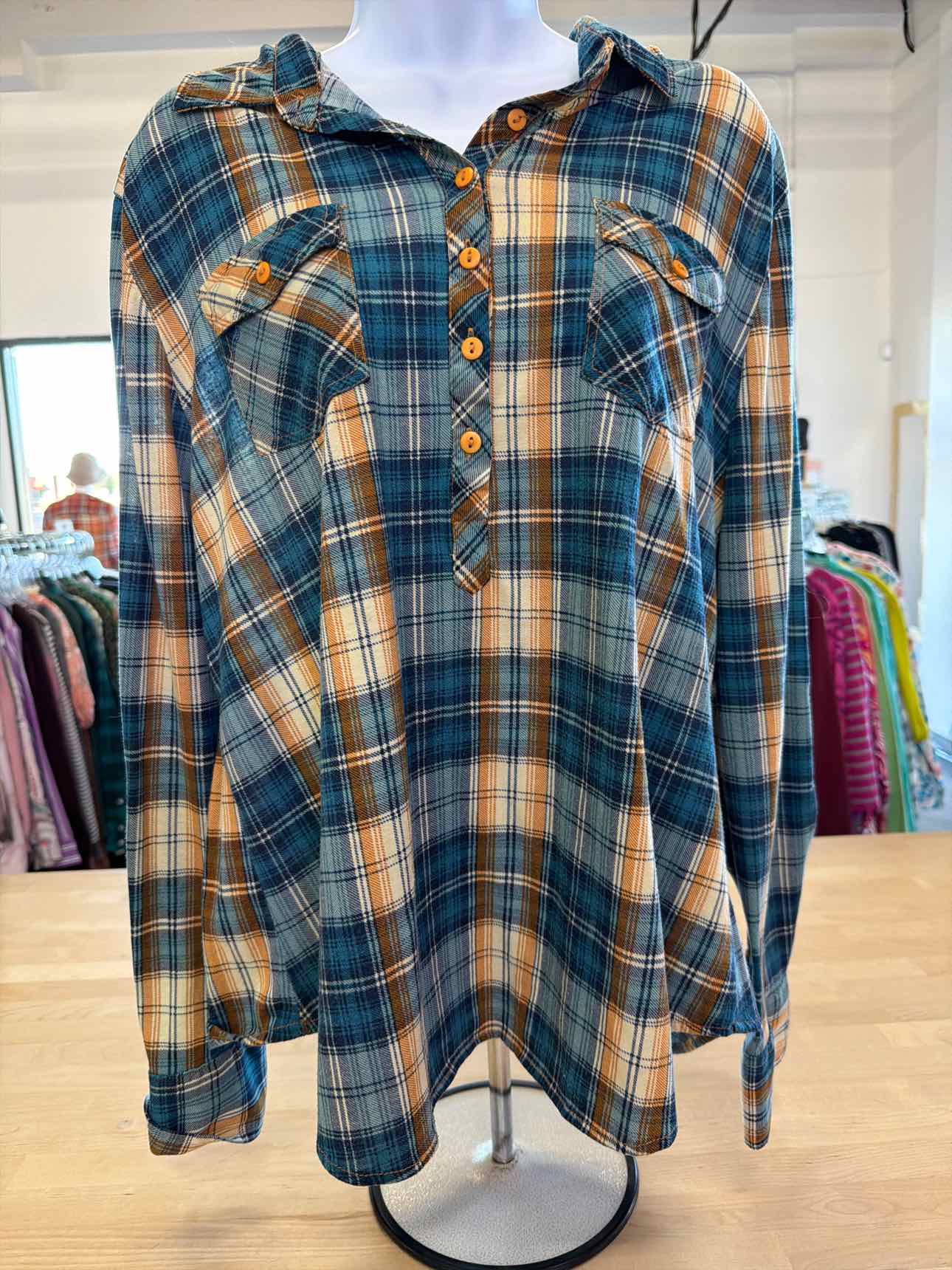 Eden & Olivia Size XL Blue & Orange Button Down Shirt