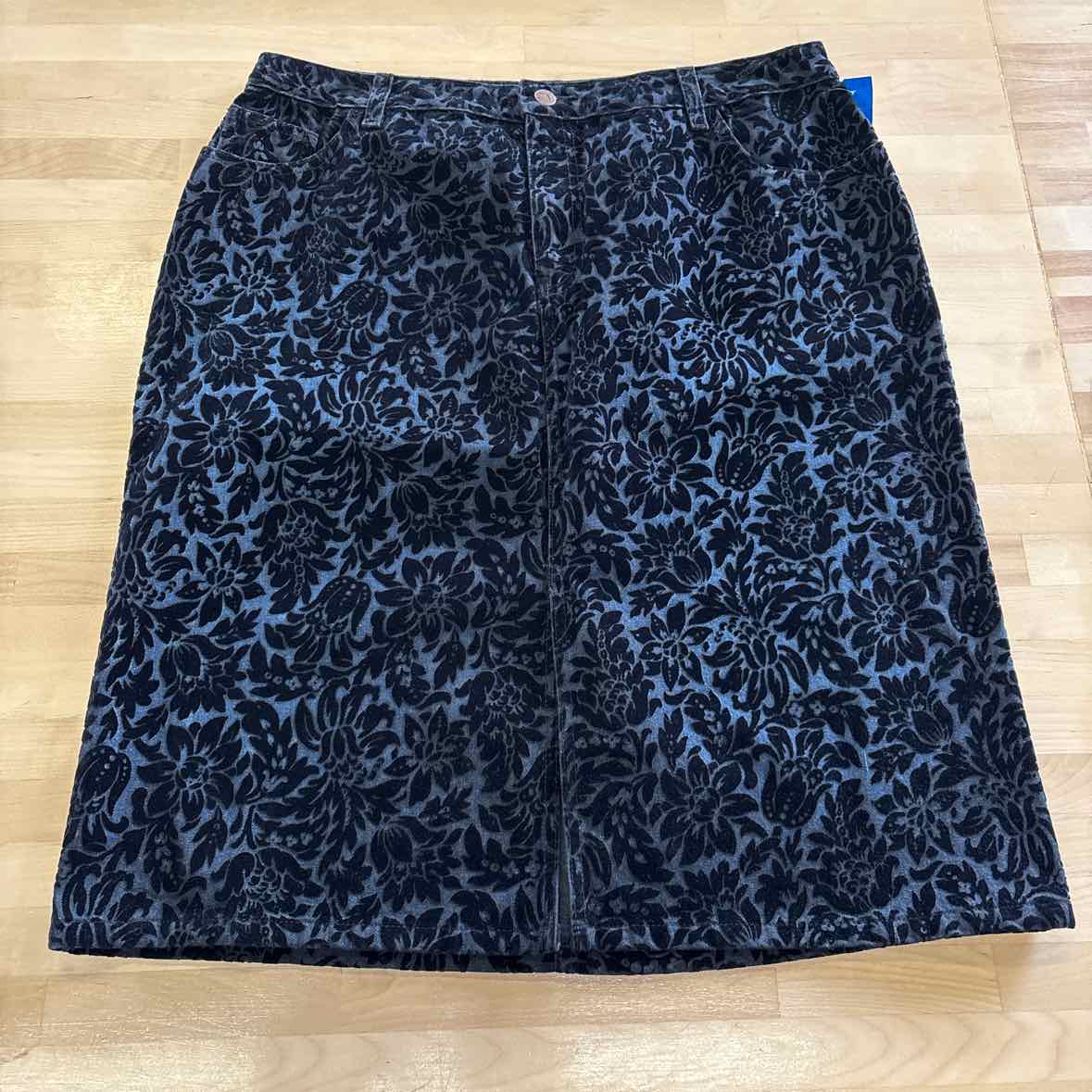 venezia Size 16 Black Skirt