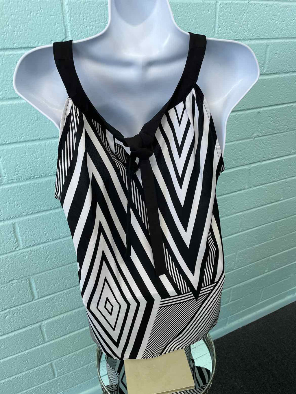Worthington Size S BLACK & WHITE Sleeveless