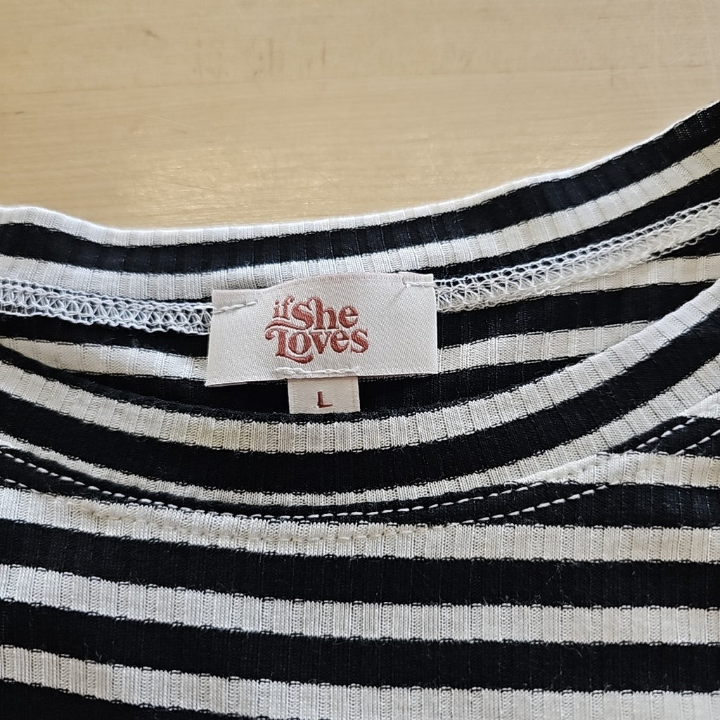 If She Loves Size L Black White Preloved Sleeveless