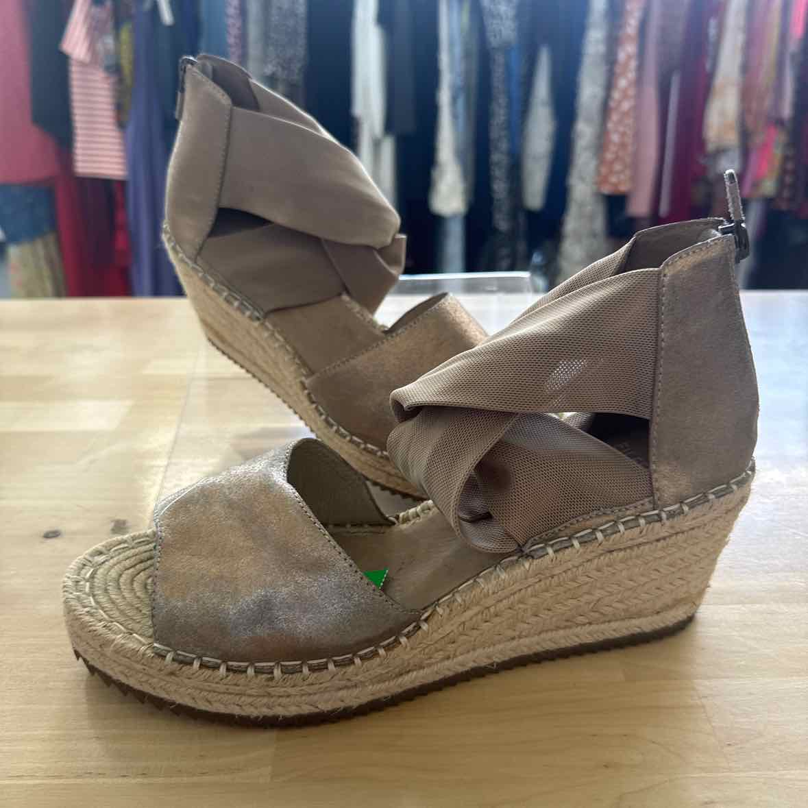 Eileen Fisher Shoe Size 9.5 Tan Wedges