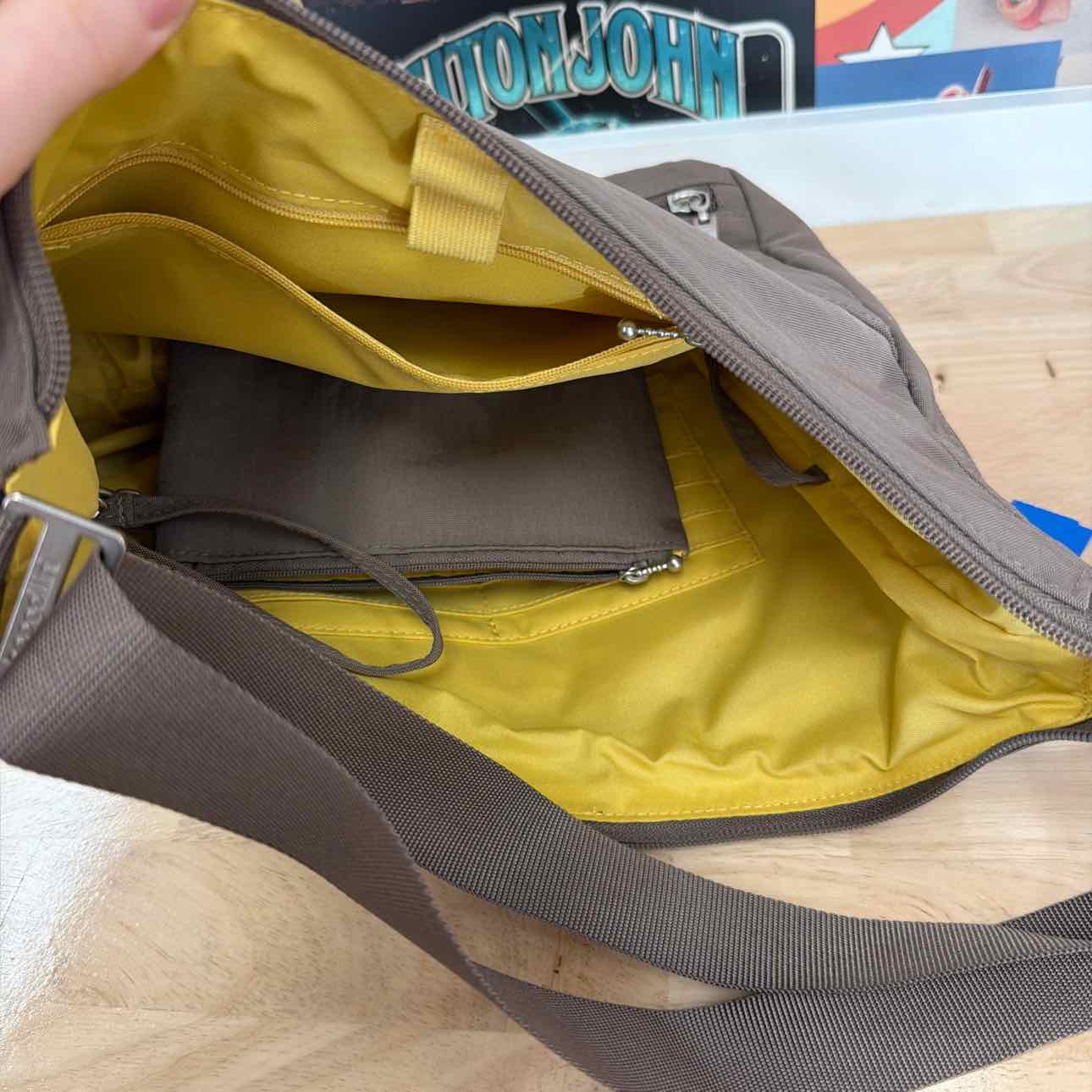 Baggallini Gray Preloved Handbag