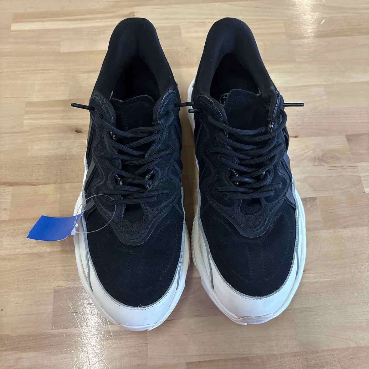 Adidas Size 10.5 Black MENS Sneakers