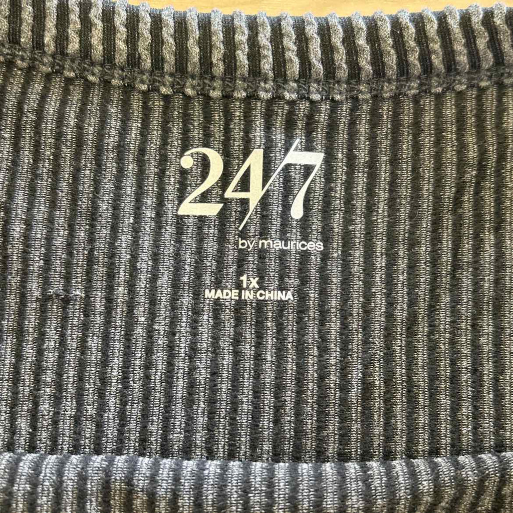 Maurices Size 1X Gray Sweater