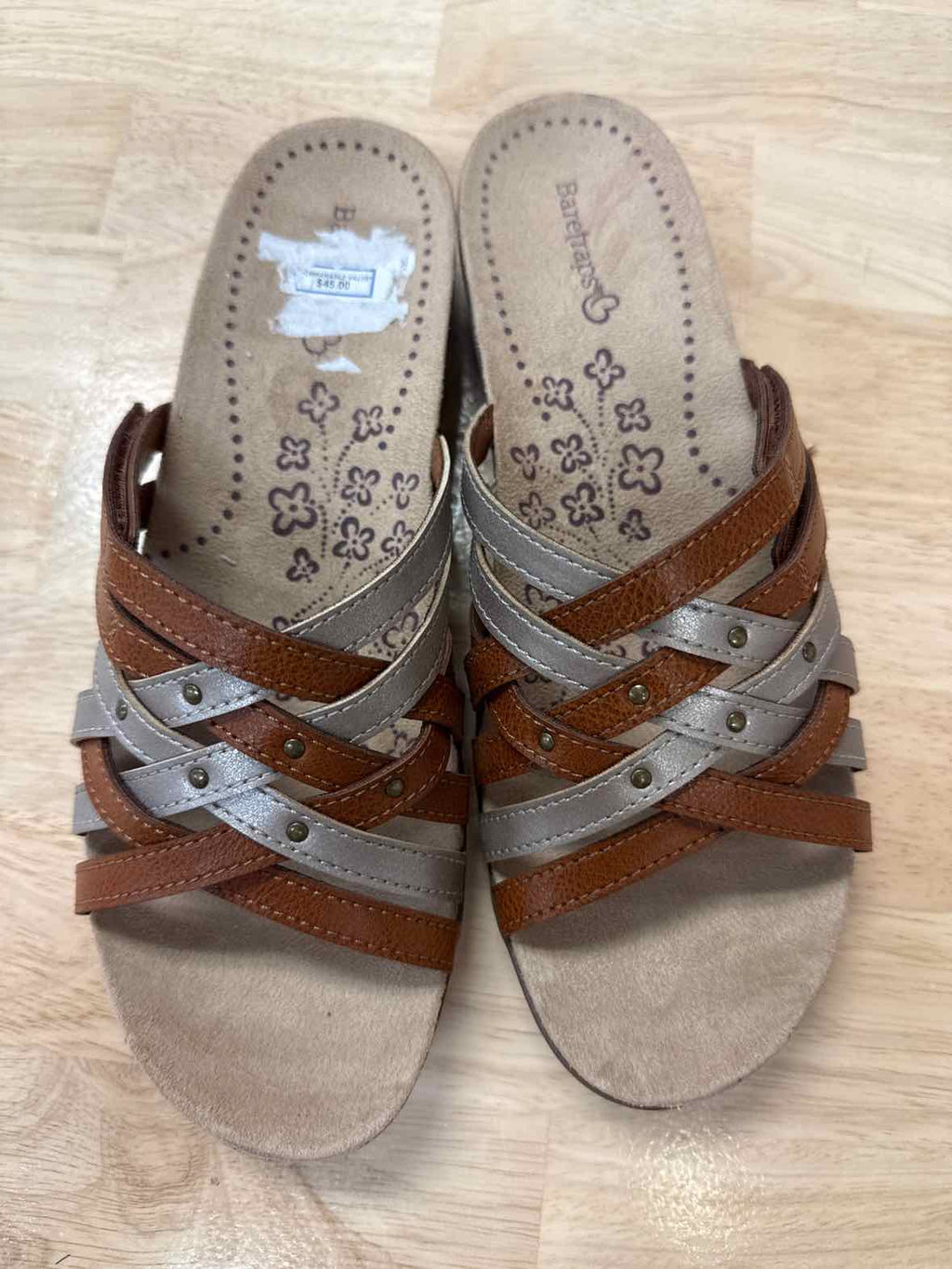 Baretraps Size 7.5 Tan and Silver Preloved Slide Sandals