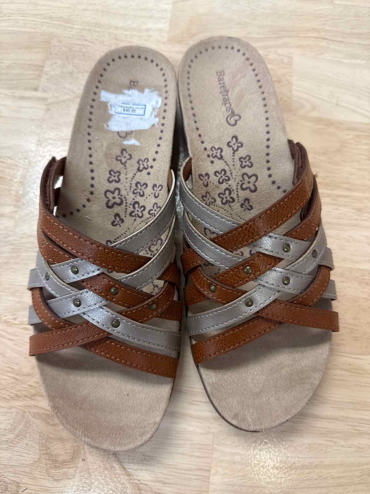 Baretraps Size 7.5 Tan and Silver Preloved Slide Sandals