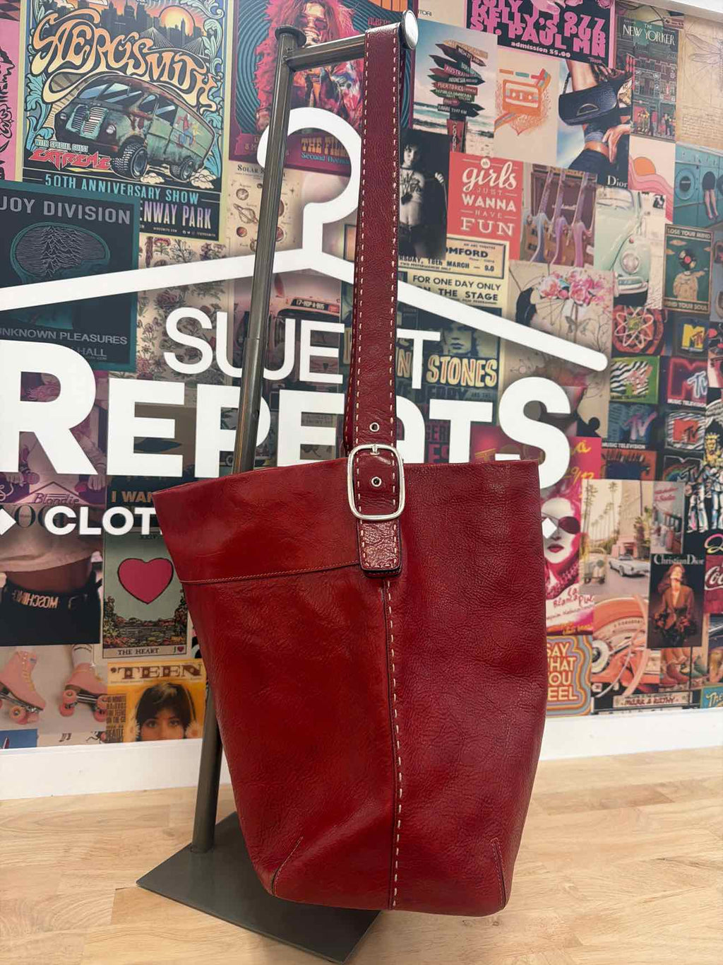El Portal Red Leather Preloved Handbag