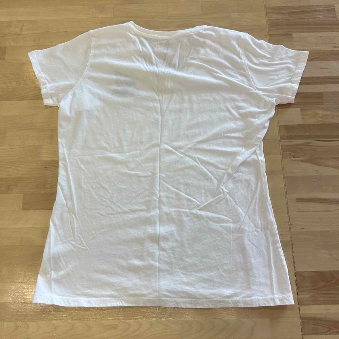 Antigua Size XL White T-shirt