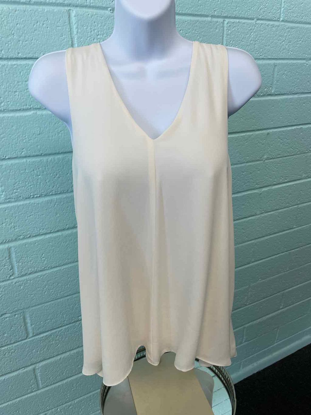 Loft Size S Cream Sleeveless