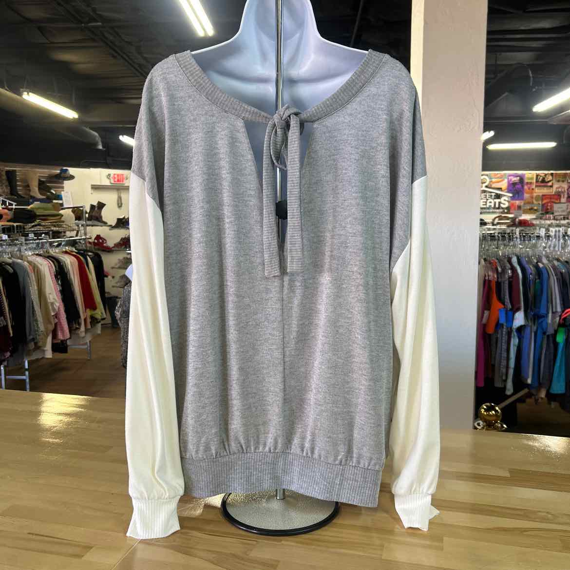 1. State Size XXL Grey Preloved Sweater