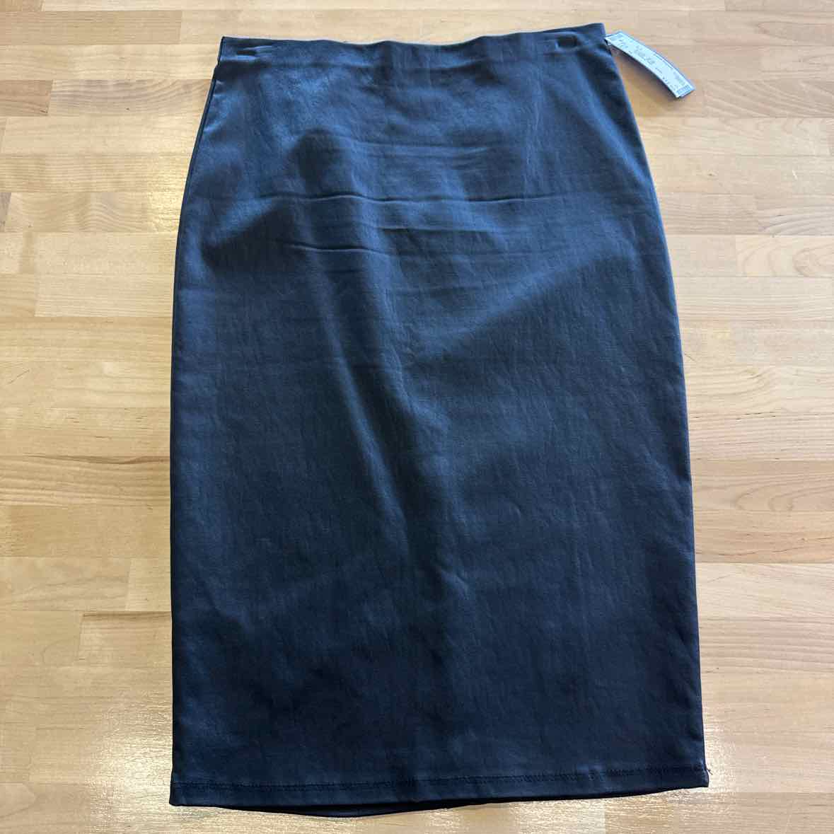 Iris Size M Black Skirt