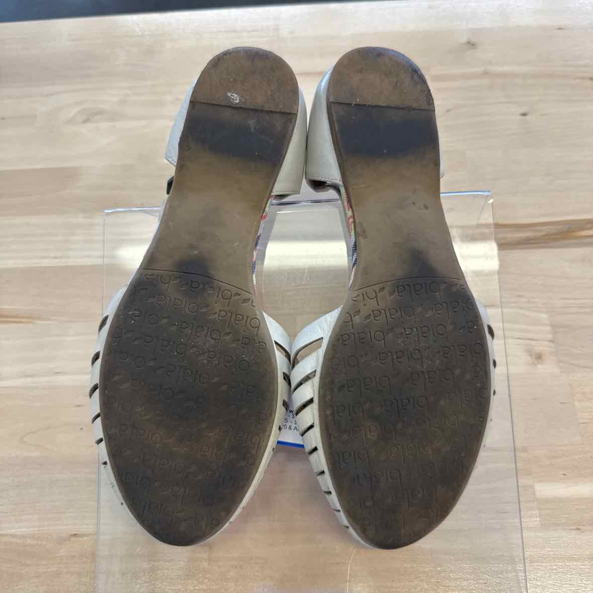 Biala Shoe Size 6.5 White Flats