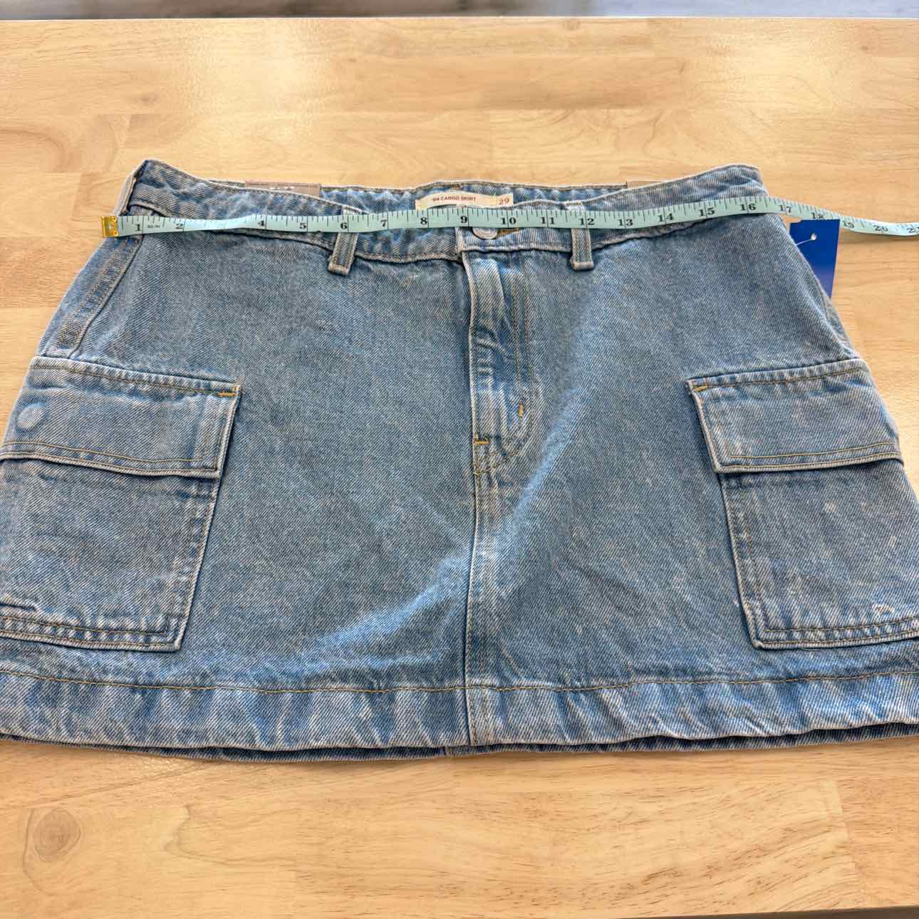Levi's Size 29 94 Cargo Mini Skirt NWT