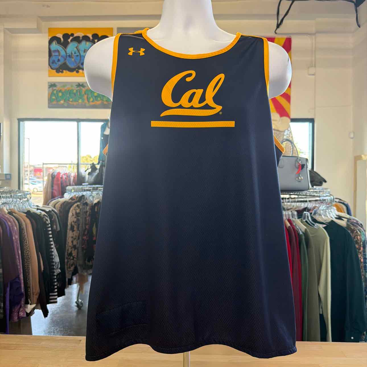 Under Armour Size XL Yellow Jersey